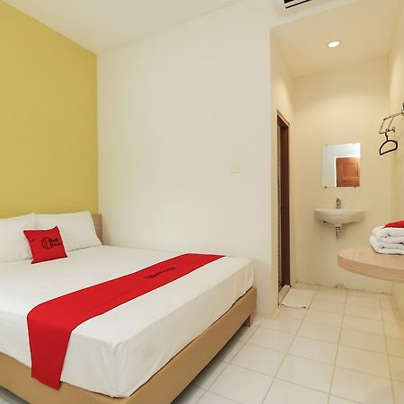 Reddoorz Plus @ Slamet Riyadi Solo Eksteriør bilde